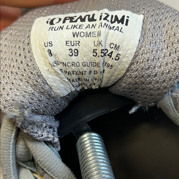 Pearl Izumi run like an animal running shoes - Picture 9 of 14